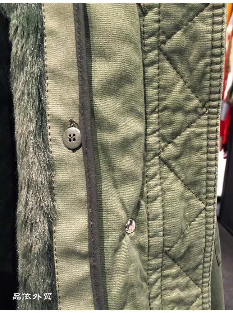 เสื้อโค้ทฮูท BERSHKAกันหนาว Parka สีเขียวแต่งขนเฟอร์ ซับขนอุ่นด้านใน (เฟอร์ & ขนอุ่นด้านใน ถอดได้คะ) งานสวย บุนวมอุ่น ใส่ติดลบได้เลยคะ Size XS/S/M/ L เขียว