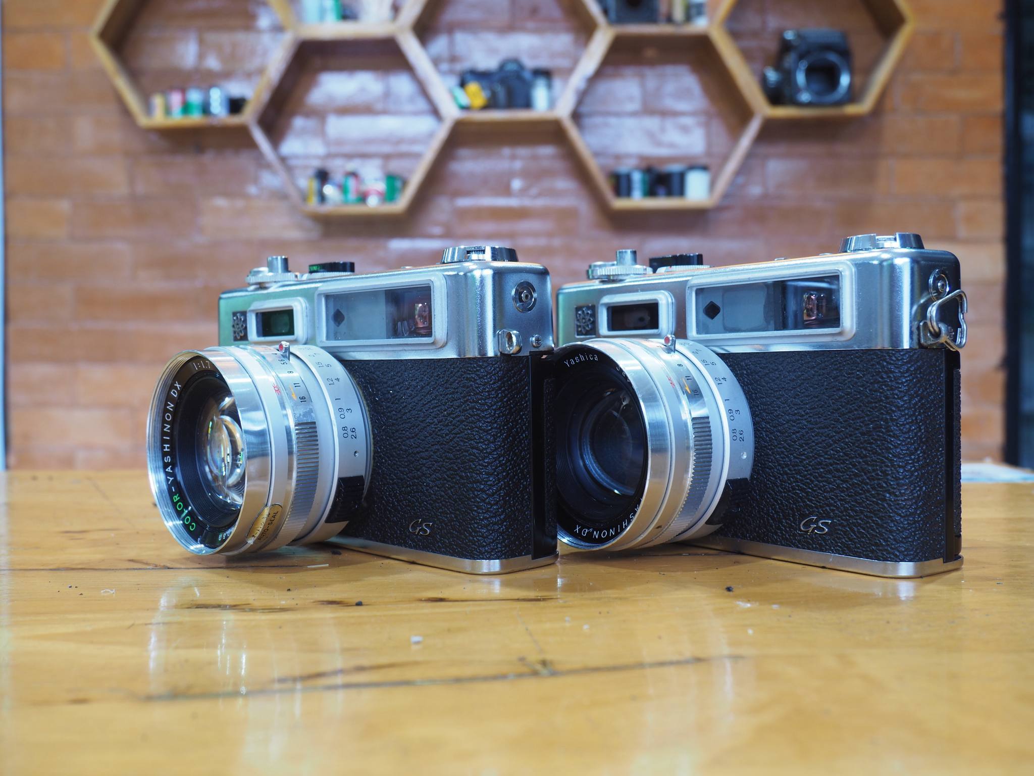 YASHICA ELECTRO 35 GS YASHICA COLOR YASHINON DX 45MM.F1.7