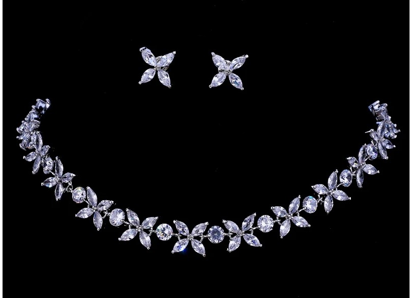 ชุดเครื่องเพชร ลายดอกไม้ แบบเต็มเส้น เข้าชุด กับ ต่างหู ชุดเครื่องเพชร เจ้าสาว หรือ ใส่ออกงานราตรีหรู 354752