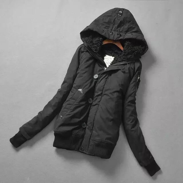 เสื้อกันหนาว ติดฮูท เสื้อcoat แบรนด์ดัง ญี่ปุ่น MOUSSY japan สีฟ้าอ่อน แต่งซับขนอุ่นด้านใน (ขนด้านในถอดใส่ได้ทั้งชิ้นเลยคะ )มีกระดุมSize M/L * ไม่มีขนเฟอร์ปลายหมวกนะคะ*