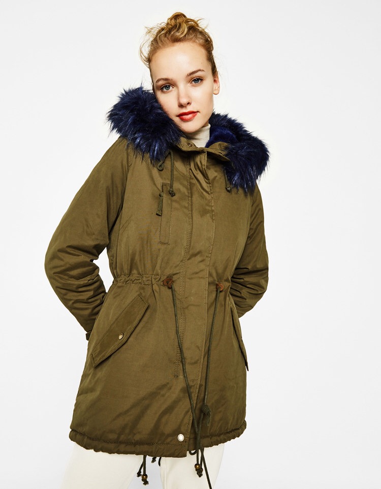 BERSHKA เสื้อโค้ท โค้ทฮูท กันหนาว เสื้อparka ฮูท กันหนาวสีเขียว แบรนด์เนมBERSHKA แต่งเฟอร์ สีน้ำเงิน ซับขนอุ่นน้ำเงิน งานสวย มากคะ Size S/M/L/2L/3L สำเนา สำเนา เขียวเฟอร์น้ำเงิน