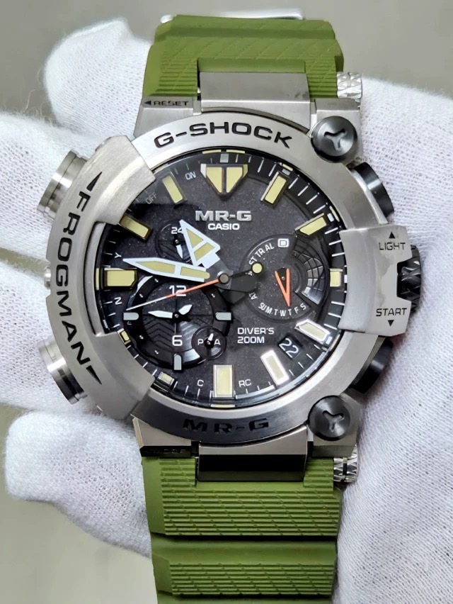 CASIO G-SHOCK นาฬิกาข้อมือ นาฬิกากันน้ำ นาฬิกาของแท้ ประกันศูนย์ CMG 1 ปี รุ่น FROGMAN MRG-BF1000RG-3A นาฬิกาสีเขียว