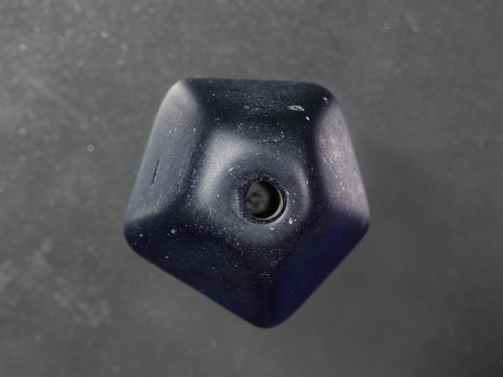 (ขายแล้ว)ลูกปัดบ้านเชียง น้ำเงิน มะเฟื่องใหญ่