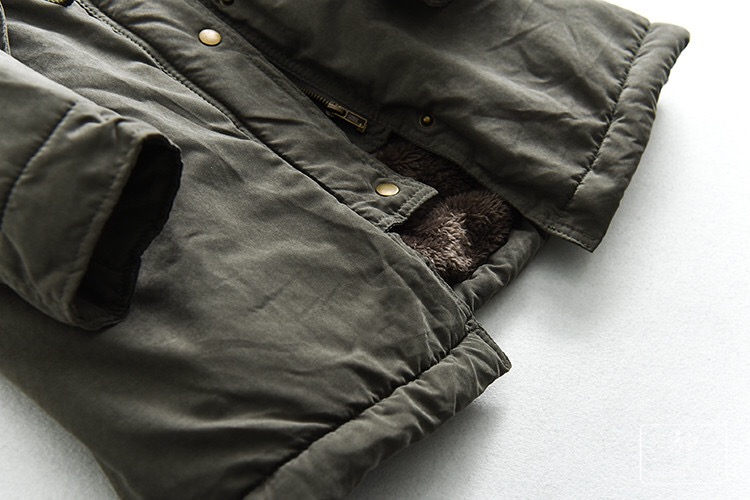 Giordano เสื้อโค้ทเฟอร์กันหนาว เสื้อฮู้ดปาร์กา โค้ทสีเขียว แต่งเฟอร์ (เฟอร์ถอดได้คะ) แบรนด์GIORDANO เขียว