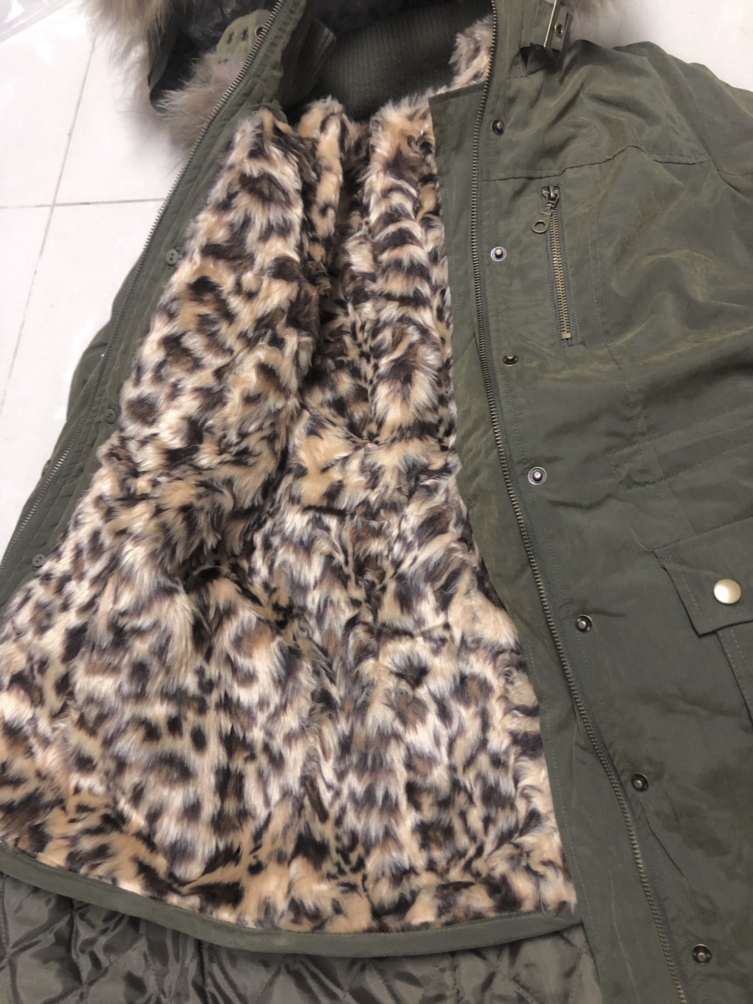 Cecil mc bee เสื้อโค้ทฮู้ดกันหนาว เสื้อปาร์กา parka สีเขียว แบรนด์ Cecil Mabee (ขนอุ่นลายเสือถอดด้านค่ะ & เฟอร์ถอดได้ค่ะ) เขียว