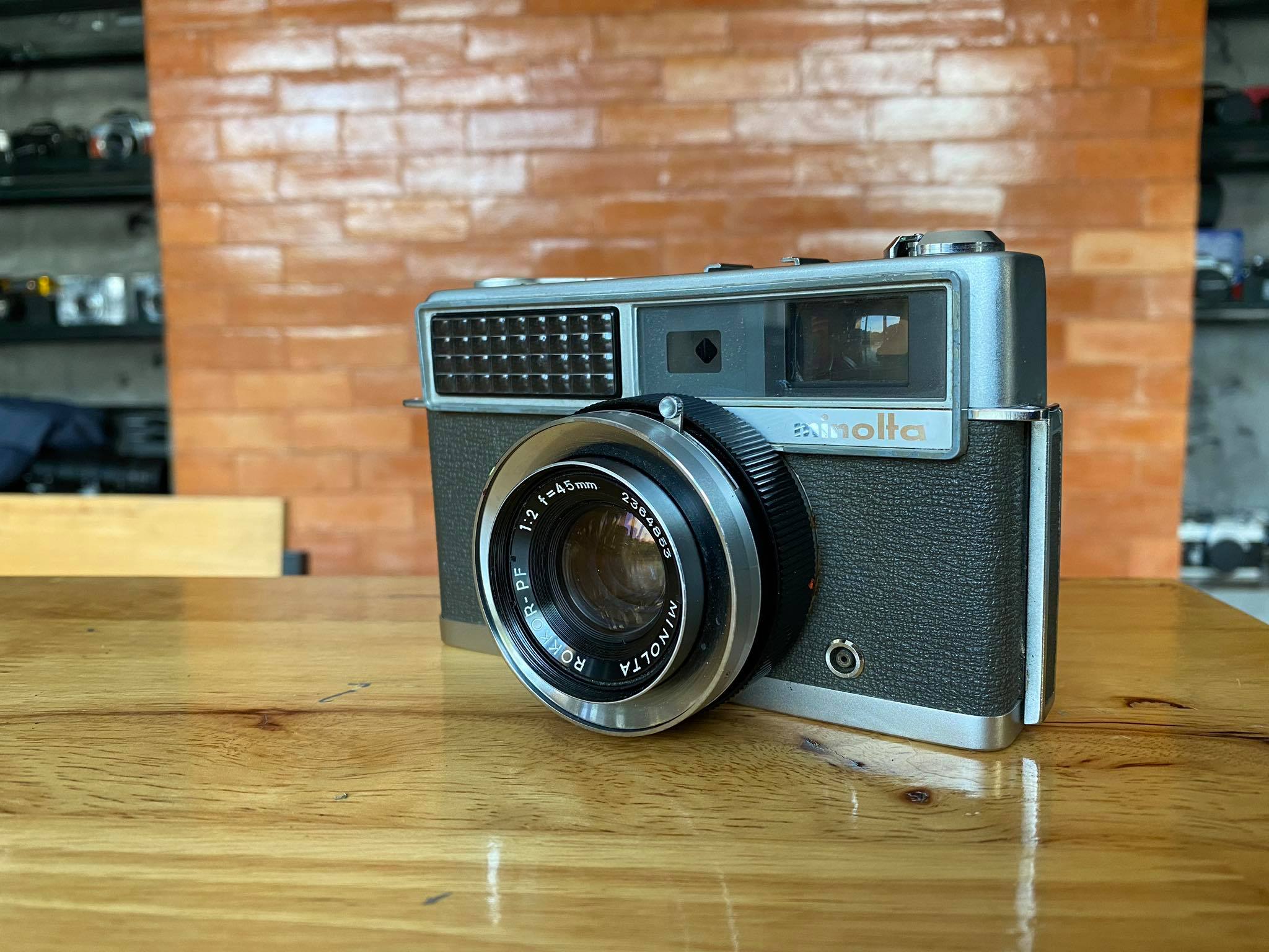 MINOLTA HI-MATIC MINOLTA ROKKOR PF 45MM.F2