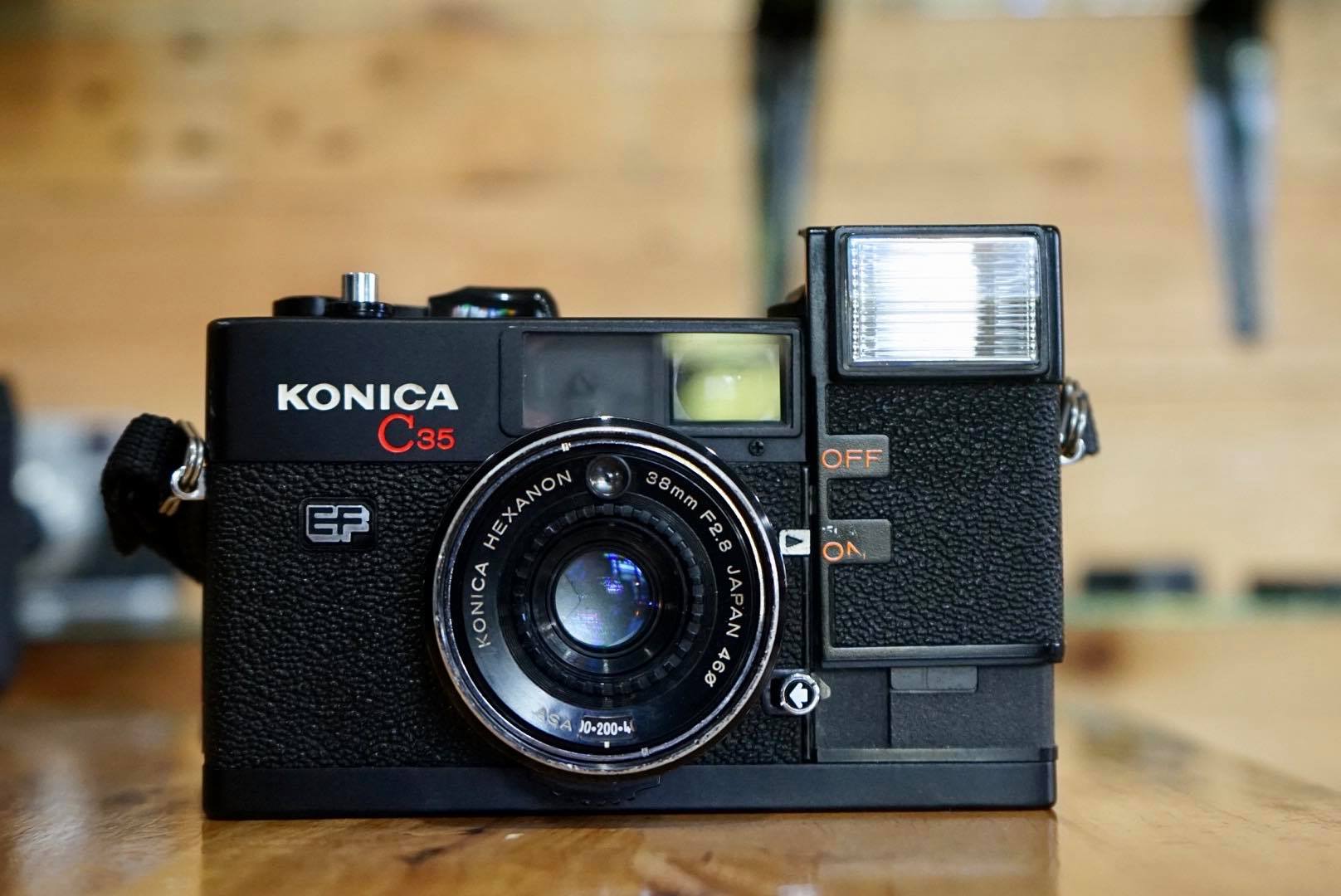 KONICA C35 EF KONICA HEXANON 38MM.2.8