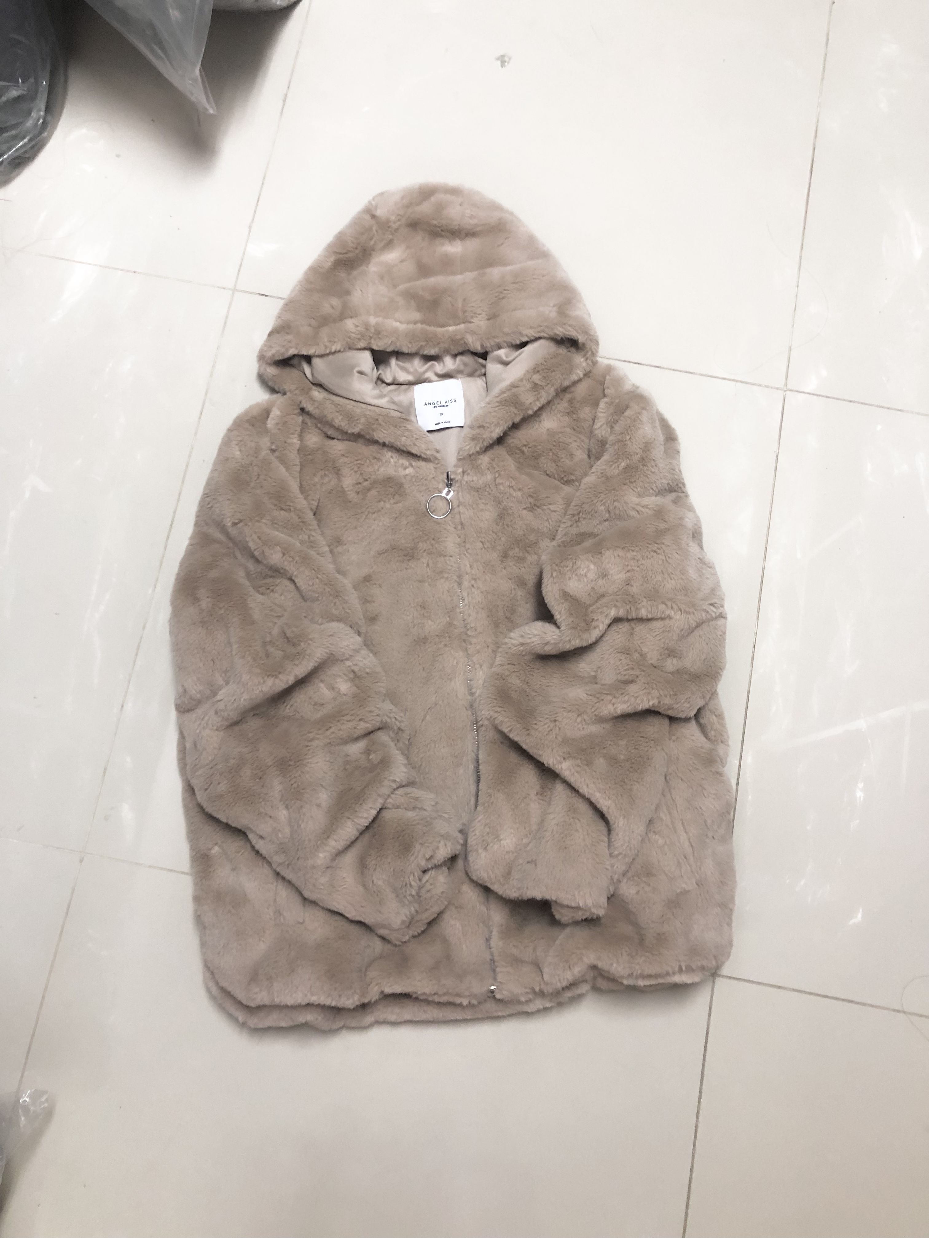 Angel kiss เสื้อเฟอร์กันหนาว หมวกฮู้ด เสื้อขน แบรนด์ ANGEL KISS (FLUFFY COAT) สำเนา น้ำตาลนู้ด