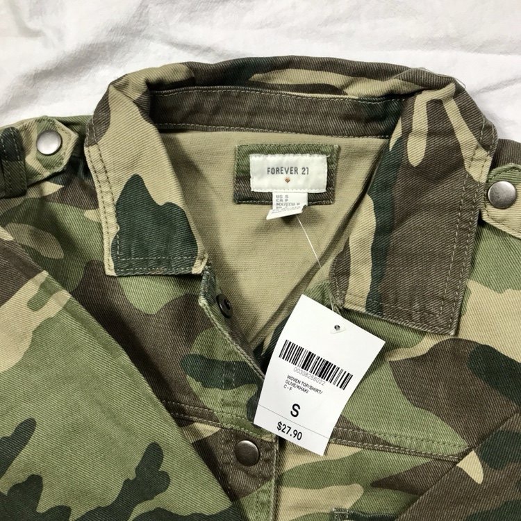 Forever21 เสื้อทหาร เสื้อคลุม สีลายพรางทหาร เสื้อนอก งานสวย เท่ห์มากคะ Forever21 ลายพราง