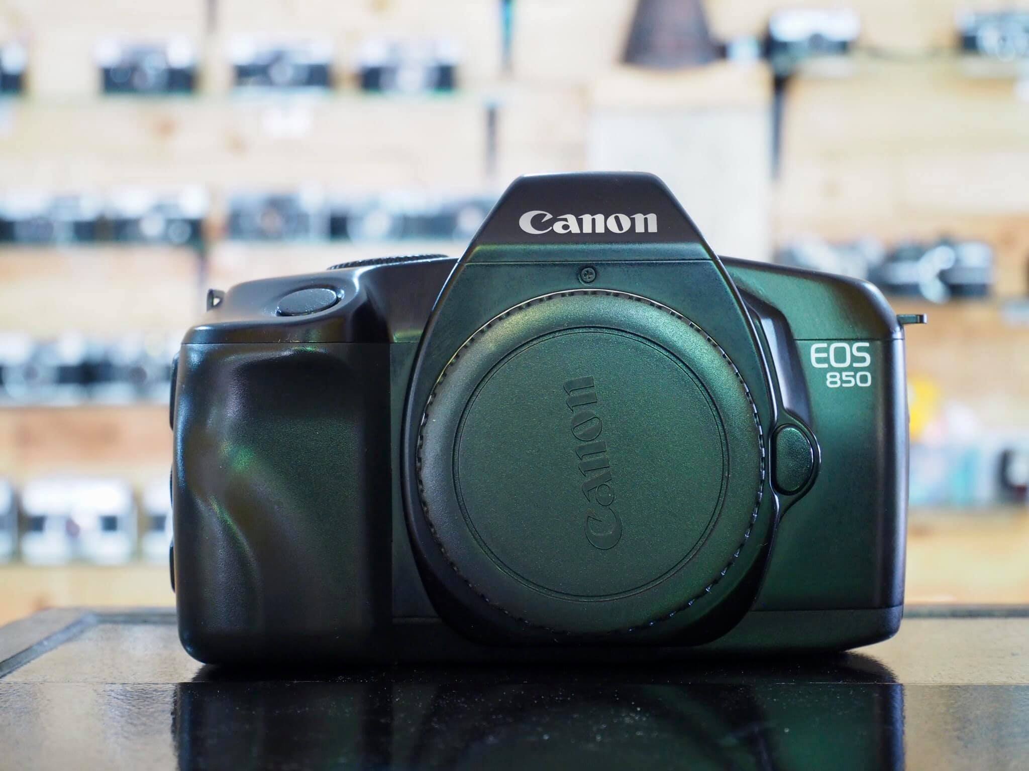 CANON EOS 850