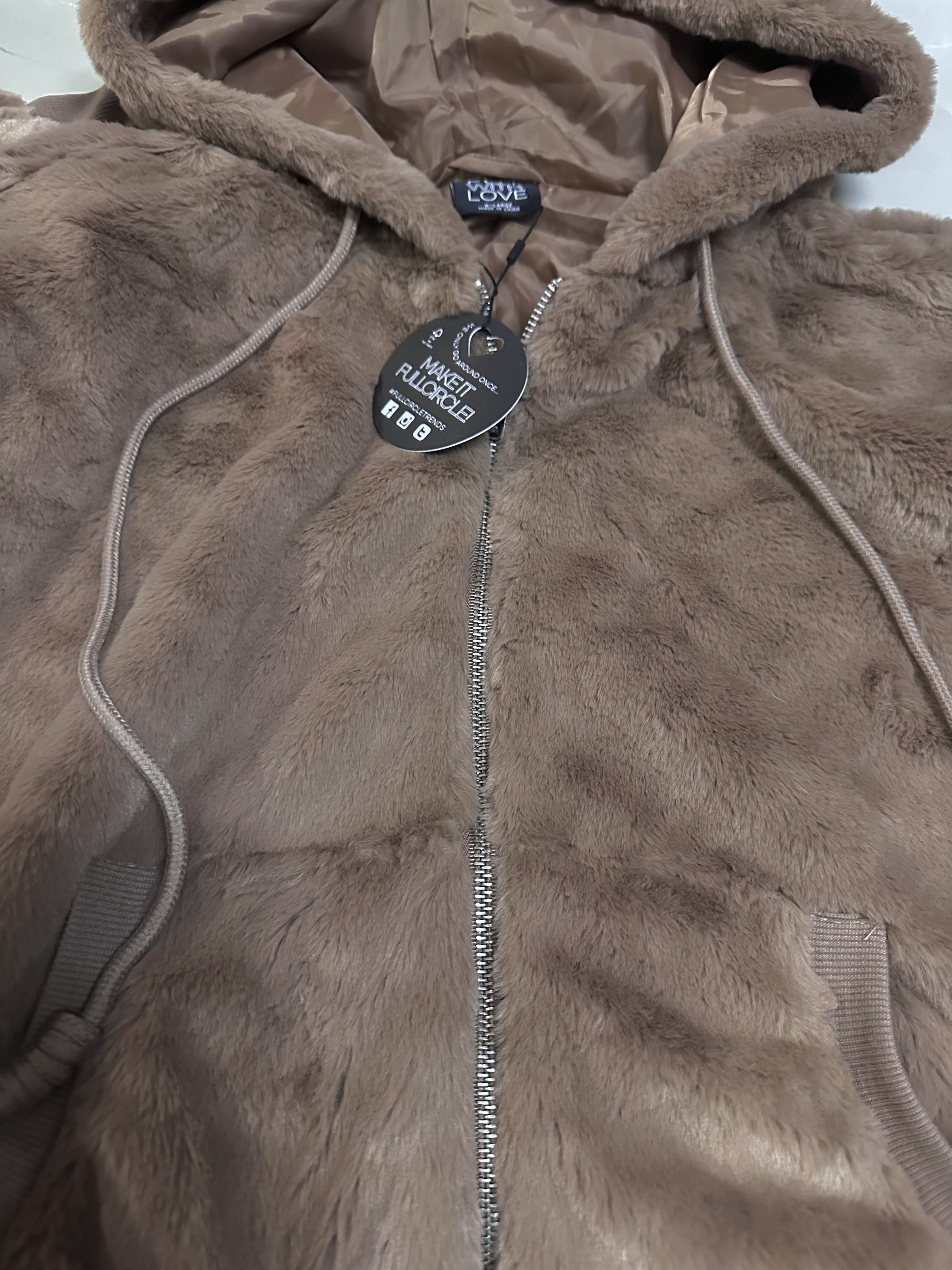 เสื้อเฟอร์กันหนาว หมวกฮู้ด เสื้อขน Fluffy coat แบรนด์ JOLIES & JOY ดำ
