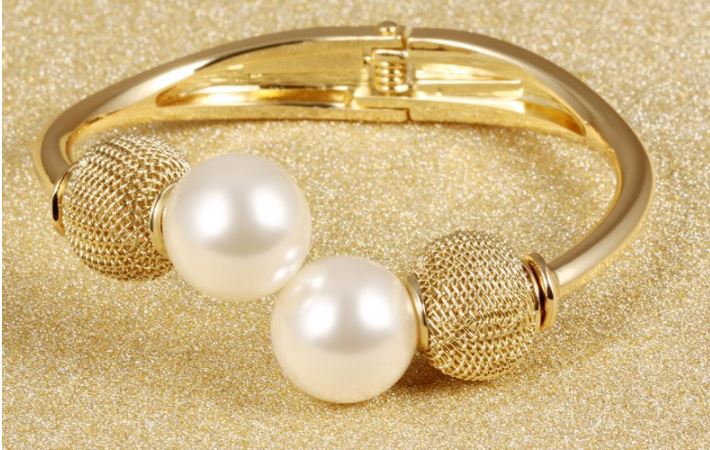 กำไลข้อมือ ทอง สร้อยข้อมือ ทองชุบ 18 K กำไลผู้หญิง กำไลไข่มุก แบบสวย ใส่ออกงาน ทำงาน 545128