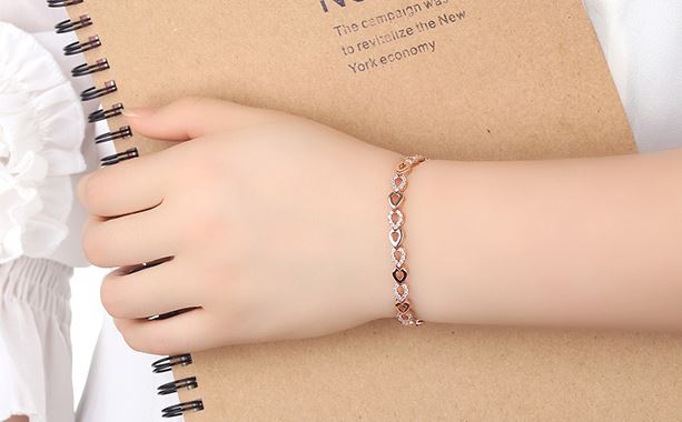 สร้อยข้อมือทอง 18 K ฝังเพชร CZ AAA สร้อยข้อมือ ลายหยดน้ำ สี Rose Gold ใส่ทำงาน ใส่ออกงาน ใส่เรียน ของขวัญให้แฟน สวยหรู มีระดับ 859742