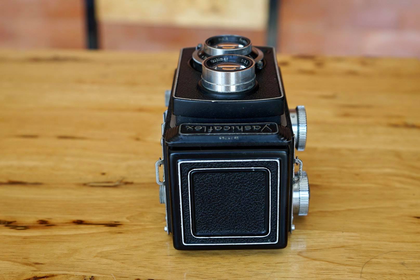 YASHICAFLEX MODEL: A II YASHIMAR 80MM.F3.5