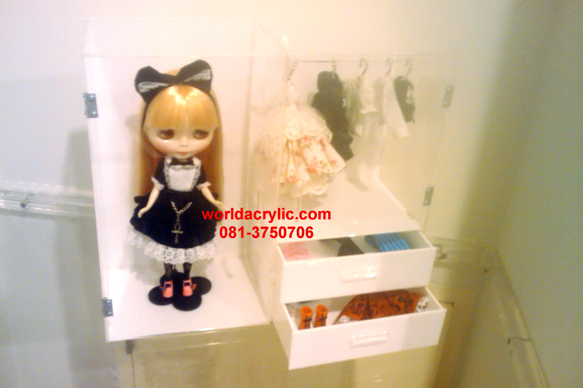 ตู้ใส่ตุ๊กตา/ตู้โชว์ตุ๊กตา