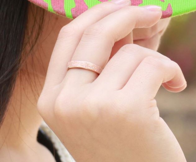 แหวนผู้หญิง สี rose gold แหวนเรียบ พ่นทราย แบบสวย ใส่ทำงาน เรียน ได้ทุกโอกาส 118179