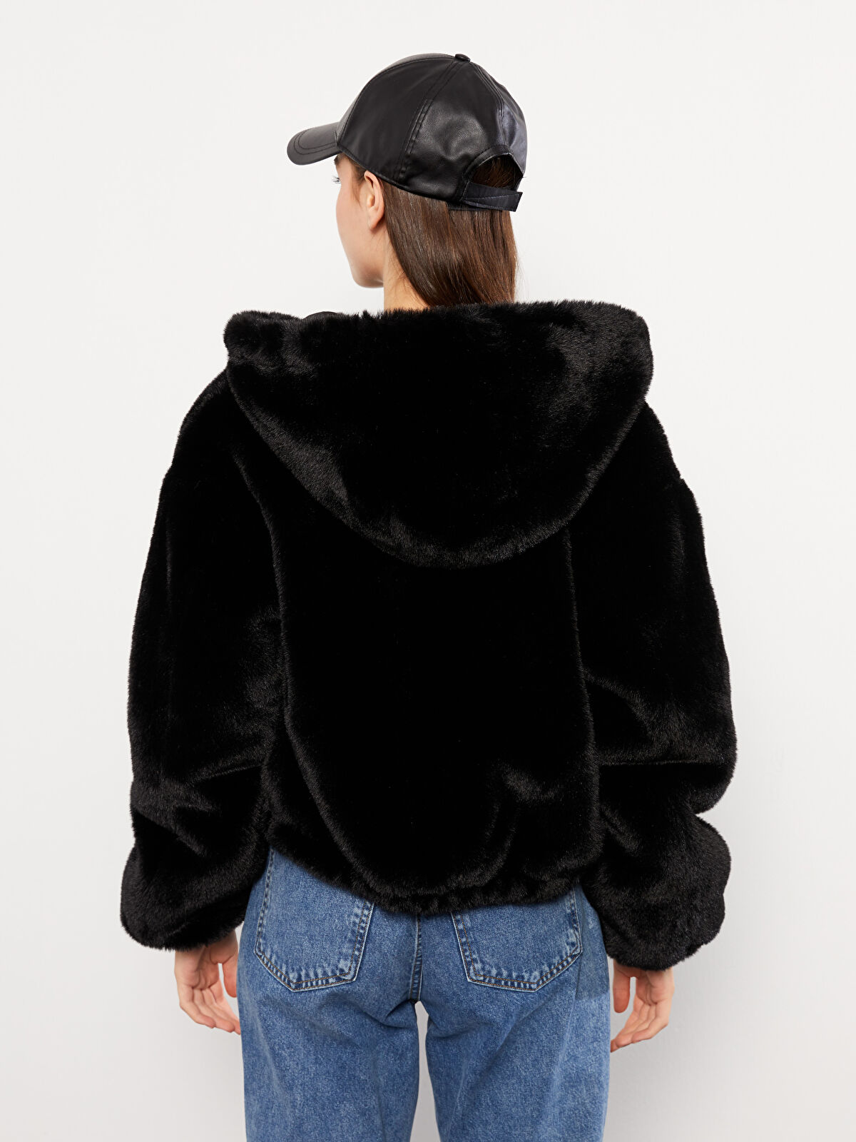 915 เสื้อเฟอร์กันหนาว หมวกฮู้ด เสื้อขน Fluffy hooded jacket แบรนด์ SANCTUARY ขาว