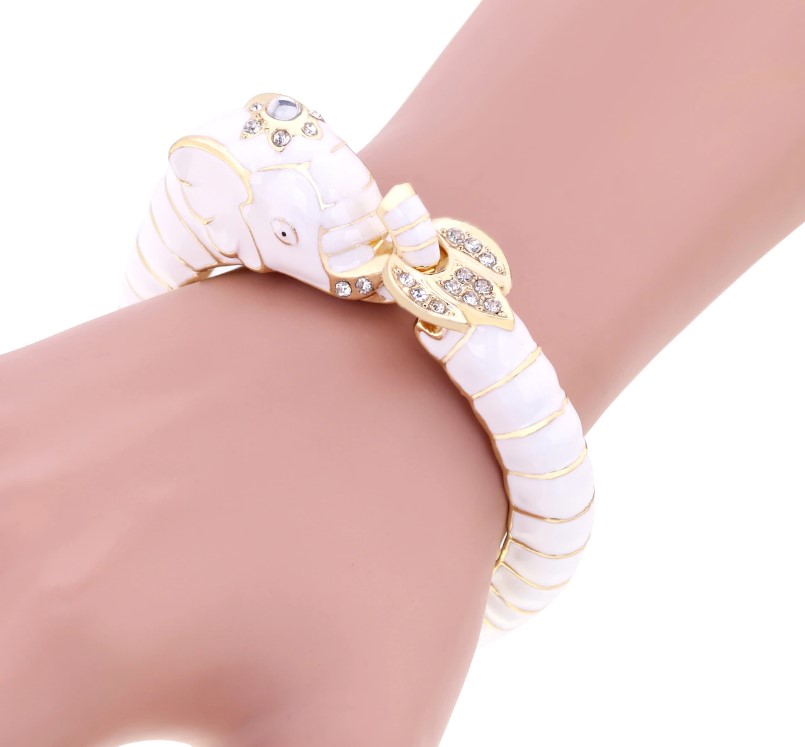 กำไลข้อมือ แฟชั่น รูป ช้าง แบบไทย ๆ กำไลข้อมือ อันใหญ่ ใส่สวย กำไลข้อมือผู้หญิง ฝังเพชร 980276