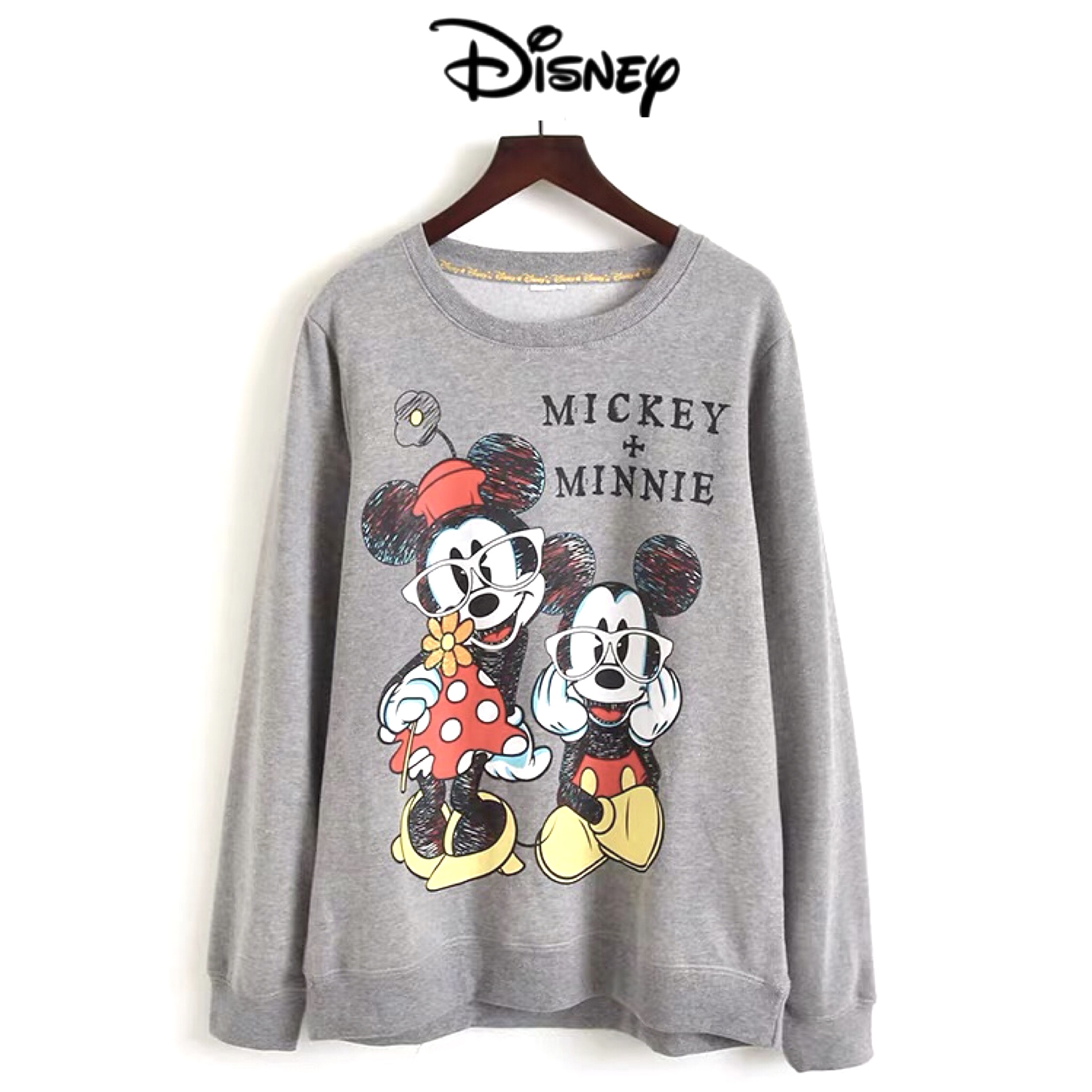 Disney เสื้อกันหนาว เสื้อสเวตเตอร์แขนยาว สีเทา สกรีน ลายMICKEY MOUSE &MINNIE MOUSEแนวๆคะ งานแบรนด์ Disney แท้คะ สำเนา สำเนา สำเนา เทา