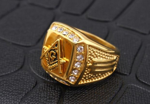 แหวนทอง แหวนผู้ชาย หน้าตัด สี่เหลี่ยม ล้อมเพชร CZ สุดหรู ลาย Mason Freemasonry แหวนทอง วัยรุ่น เท่ ๆ 702698