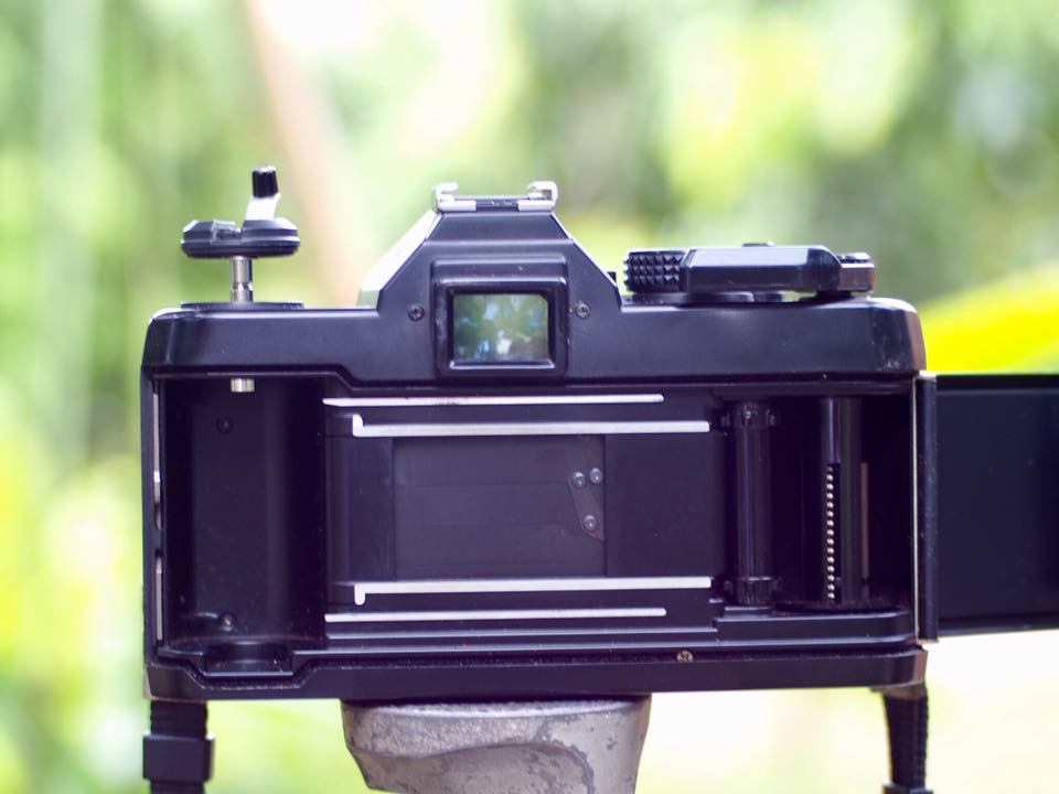 YASHICA FX-3 SUPER 2000 YASHICA LENS MC ZOOM 35-70MM.F3.5-4.5