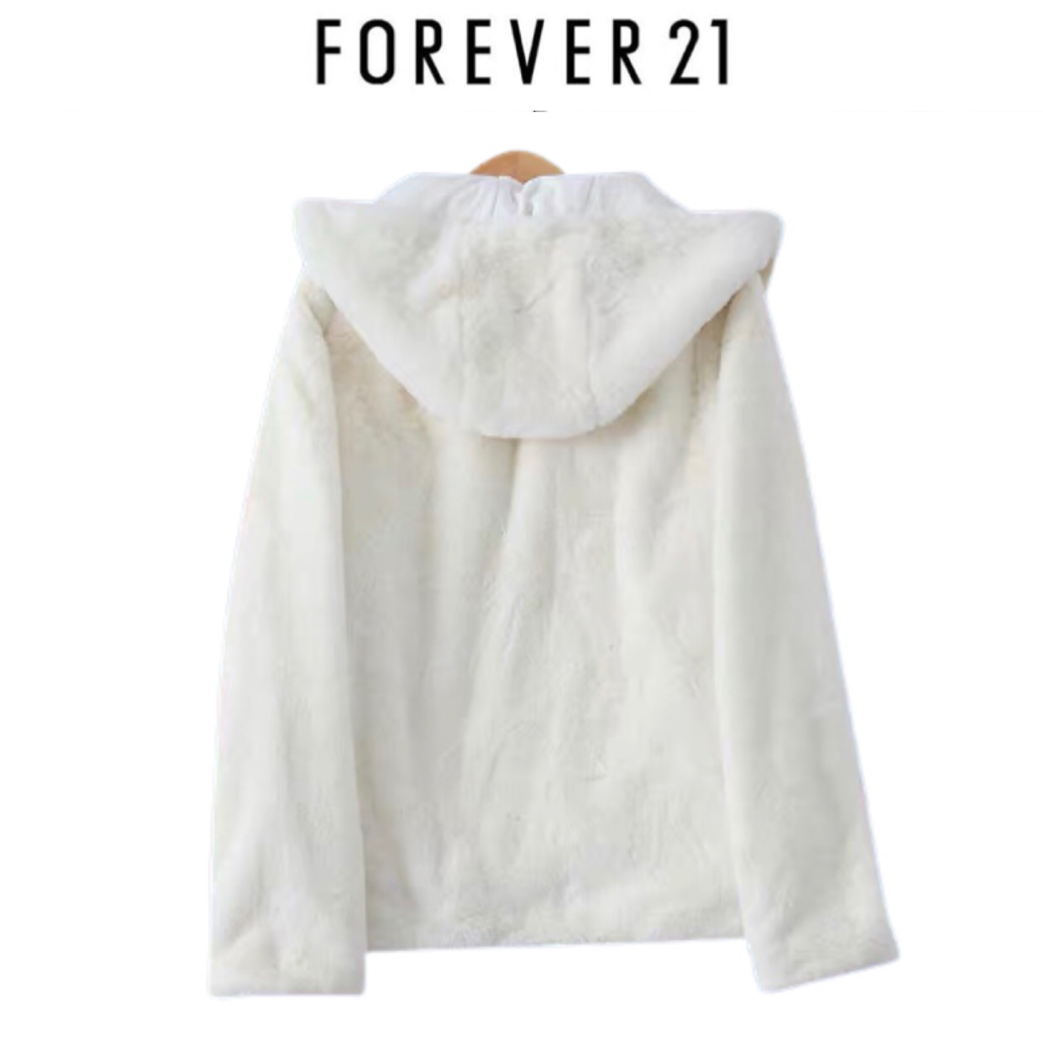 Forever21 เสื้อเฟอร์กันหนาว หมวกฮู้ด เสื้อขน แบรนด์ forever21 (FLUFFY COAT) ขาว