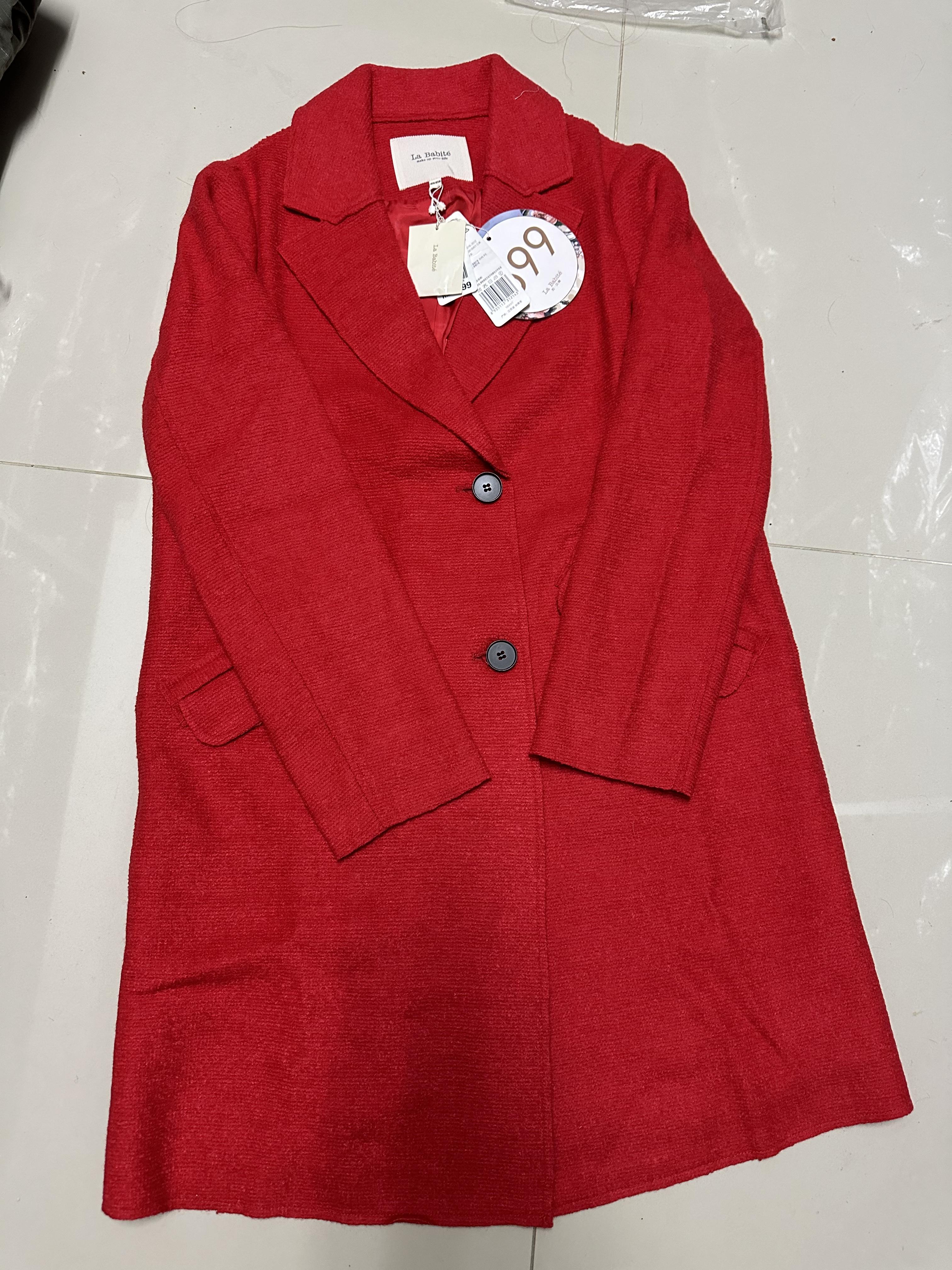 La babite เสื้อโค้ท เสื้อกันหนาว เนื้อผ้าสักหลาดวูล สีแดง แบรนด์ LA BABITE