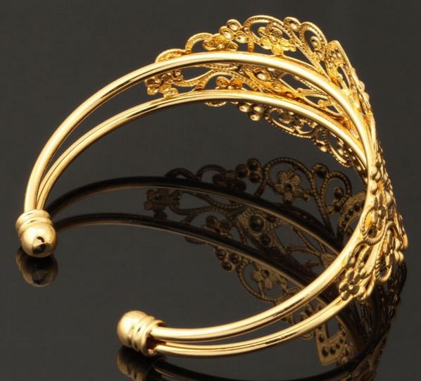 กำไลข้อมือผู้หญิง กำไลทอง 18 K และ กำไลเงิน แพลตตินั่ม ลวดลาย ดอกไม้ ไทยโบราณ กำไล ใส่ไปงานแต่งงาน งานบวช งานบุญ สวยหรู 602524