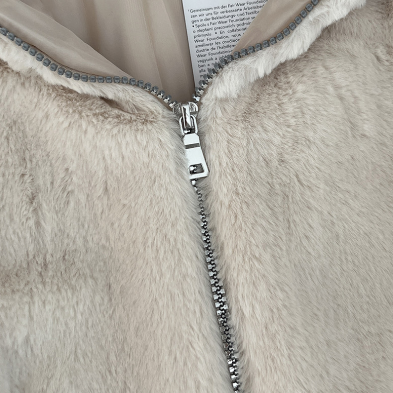 Page one เสื้อเฟอร์กันหนาว หมวกฮู้ด เสื้อขน Fluffy coat แบรนด์ page One สำเนา ดำ