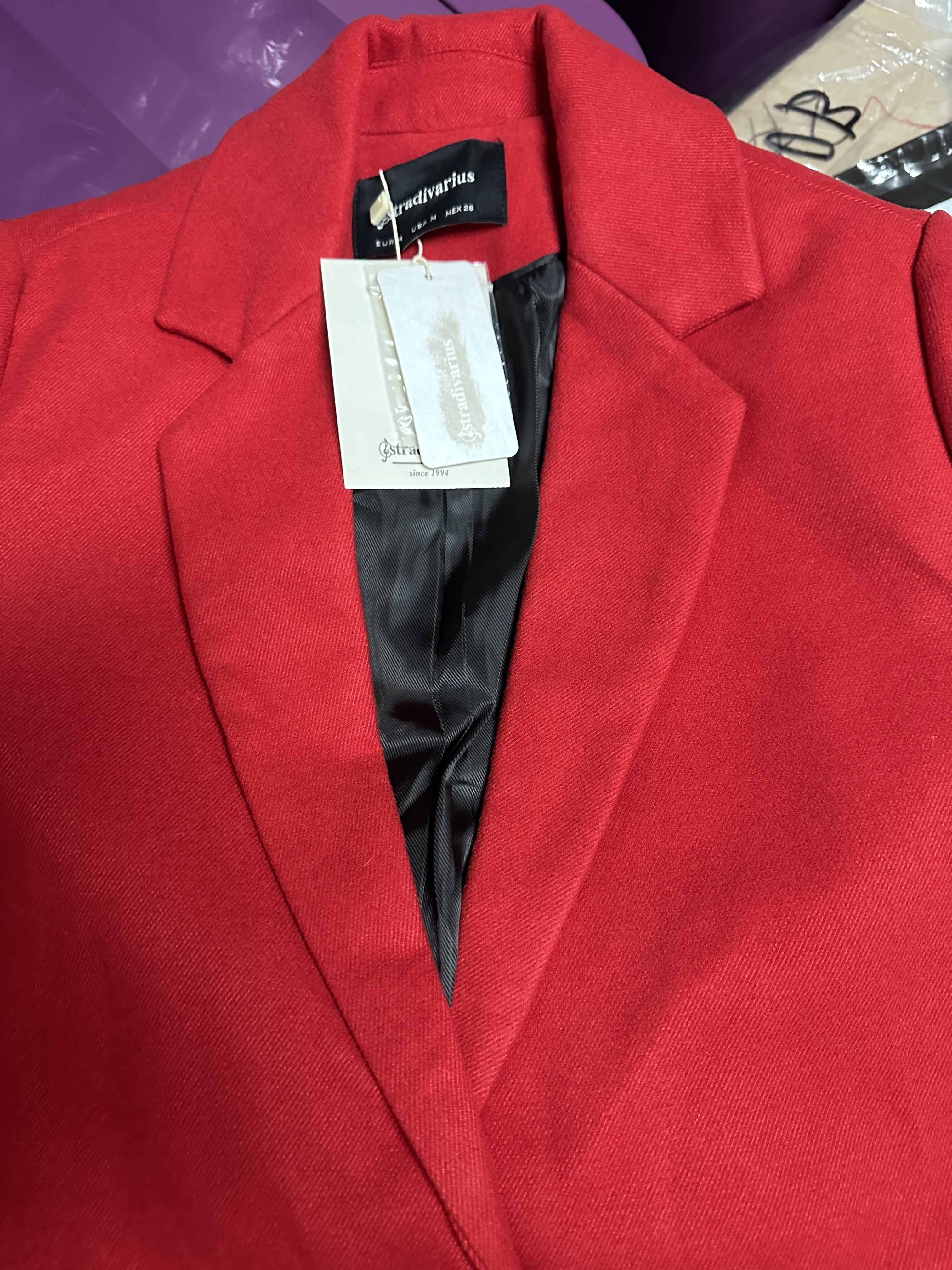 เสื้อโค้ท เสื้อโค้ทกันหนาว โค้ทสักหลาดสีแดง แบรนด์ STRADIVARIUS สำเนา