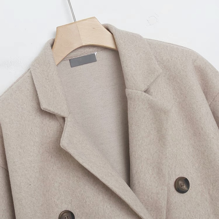 Lutique เสื้อโค้ทวูล Trench coat เสื้อโค้ทเฟอร์ โค้ทสักหลาดสีเบจ แบรนด์ LUTIQUE