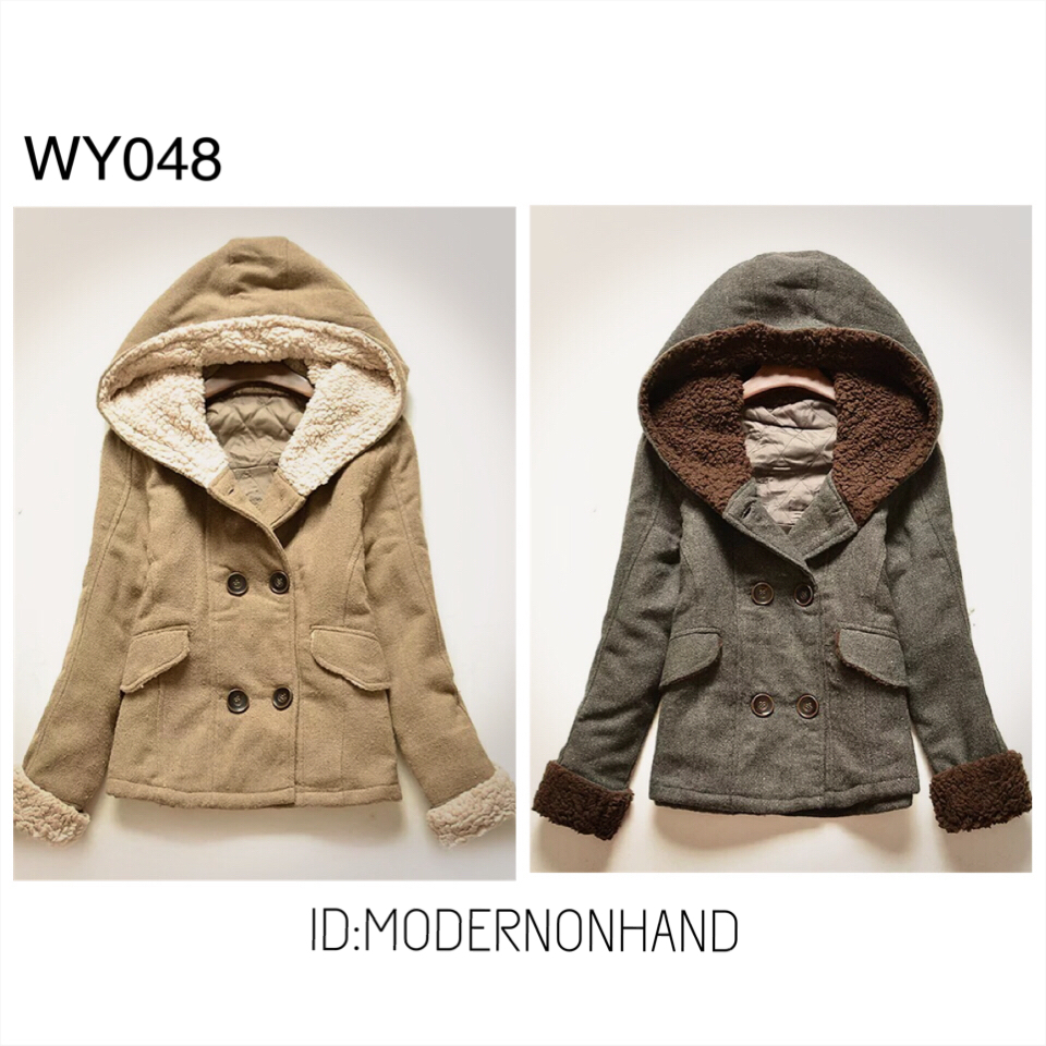 เสื้อกันหนาว ติดฮูท brand name WAnCHECHOU from TOKYOสีเทาเข้ม แต่งซับขนด้านใน แต่งกระดุมสองแถบ Size M