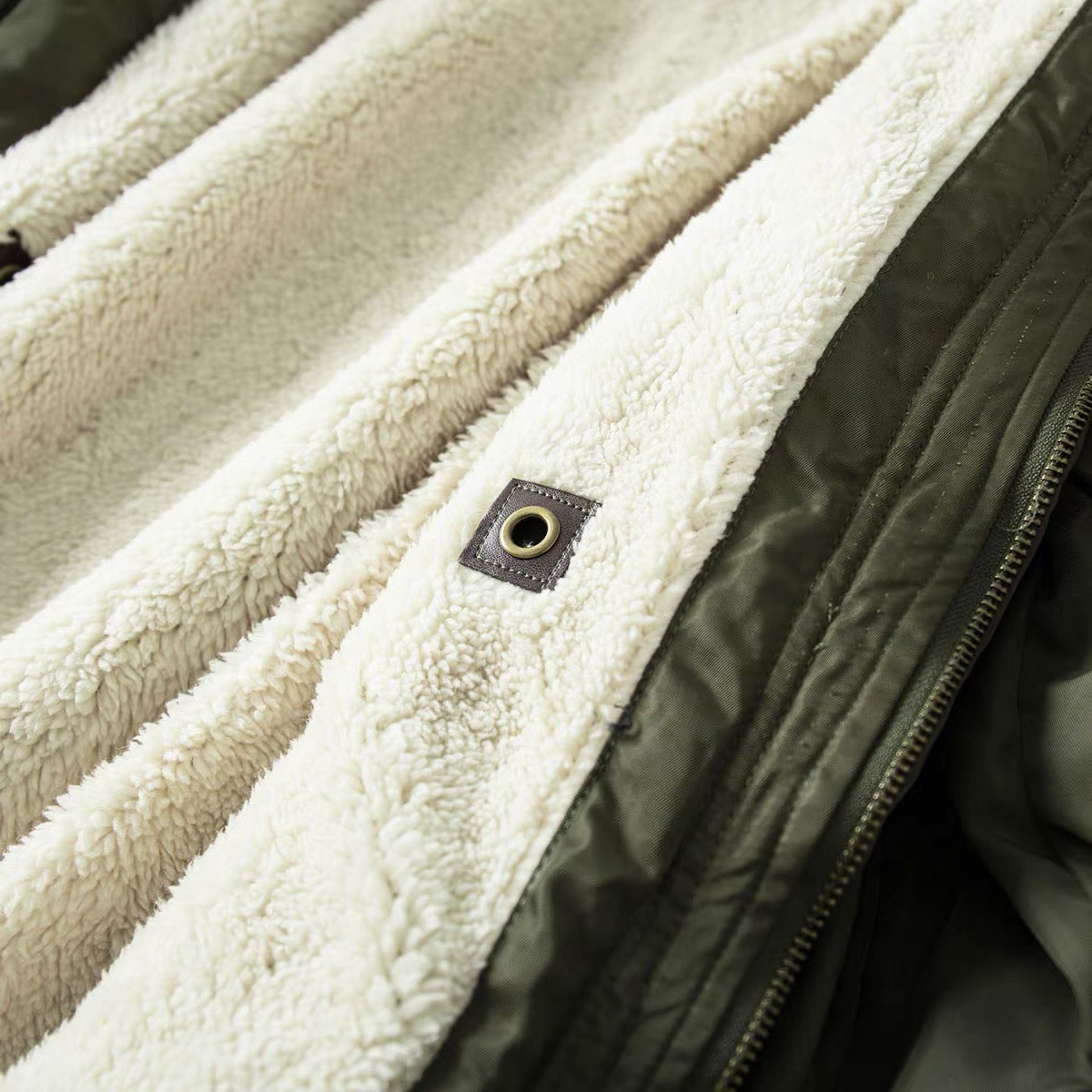 Private pause เสื้อโค้ทฮูท กันหนาว Parka สีดำ เนื้อผ้าไนล่อนสังเคราะห์ แบรนด์ Private pause แต่งขนเฟอร์ ซับขนอุ่นด้านใน เฟอร์สวย พริ้วมากคะ (ขนเฟอร์ถอดได้คะ) งานสวย บุนวมอุ่น ใส่ติดลบได้เลยคะ Size XS/S/M/ L/XL/XXL สำเนา ดำ