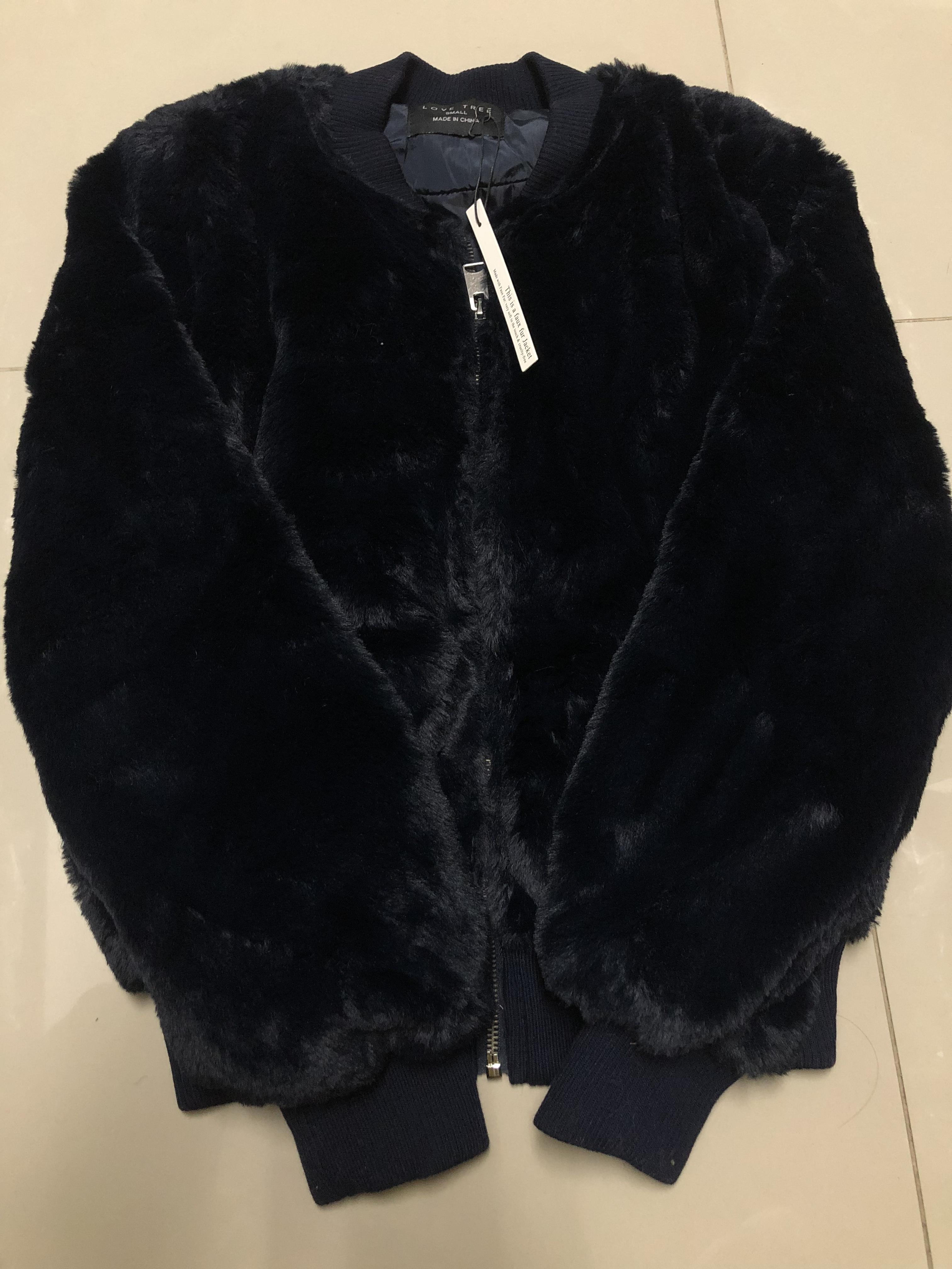 เสื้อเฟอร์กันหนาว หมวกฮู้ด เสื้อขน (FLUFFY COAT) แบรนด์ LOVE TREE