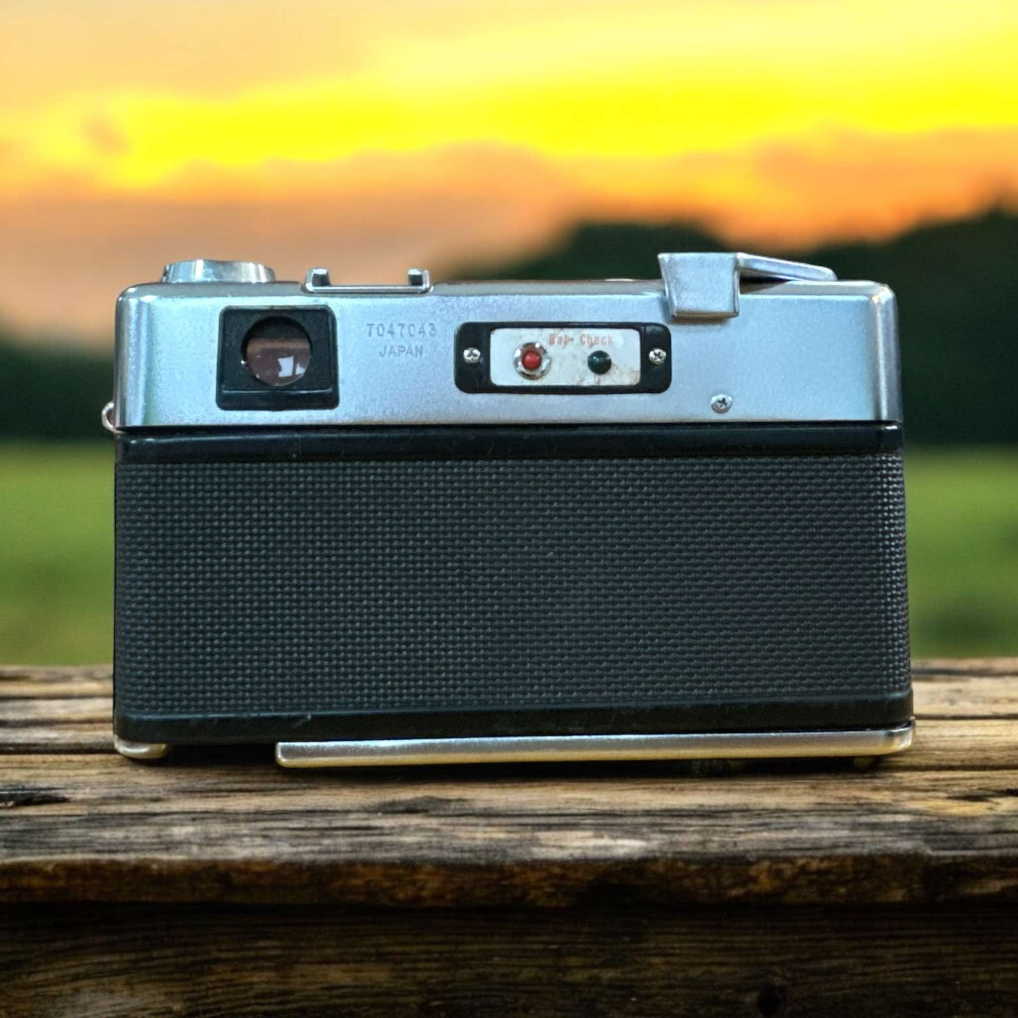 YASHICA ELECTRO 35 YASHINON-DX 45MM. F1.7