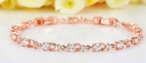 สร้อยข้อมือทอง 18 K ฝังเพขร CZ AAA เส้นเล็ก สำหรับผู้หญิง สร้อยข้อมือผู้หญิง ตีลาย ดอกไม้ ติดเพชร เม็ดเล็ก สวย ๆ ของขวัญให้แฟน สุดหรู 984213