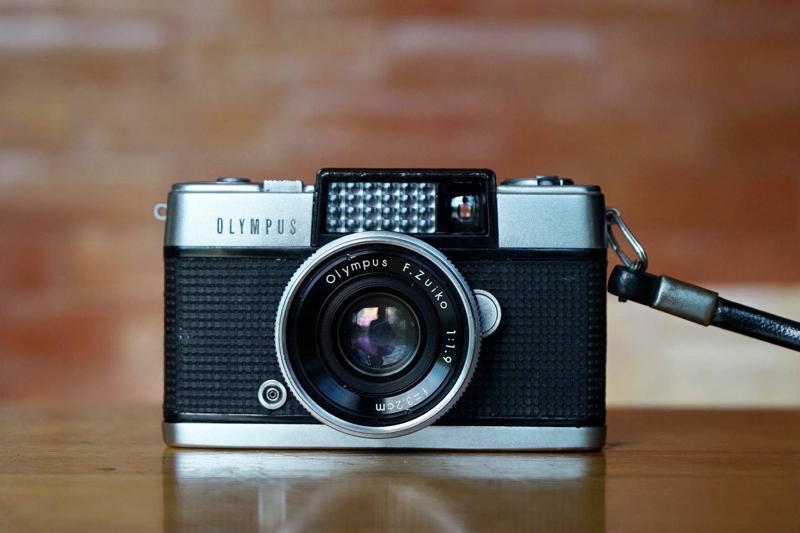 OLYMPUS PEN D OLYMPUS F.ZUIKO 32MM.F1.9