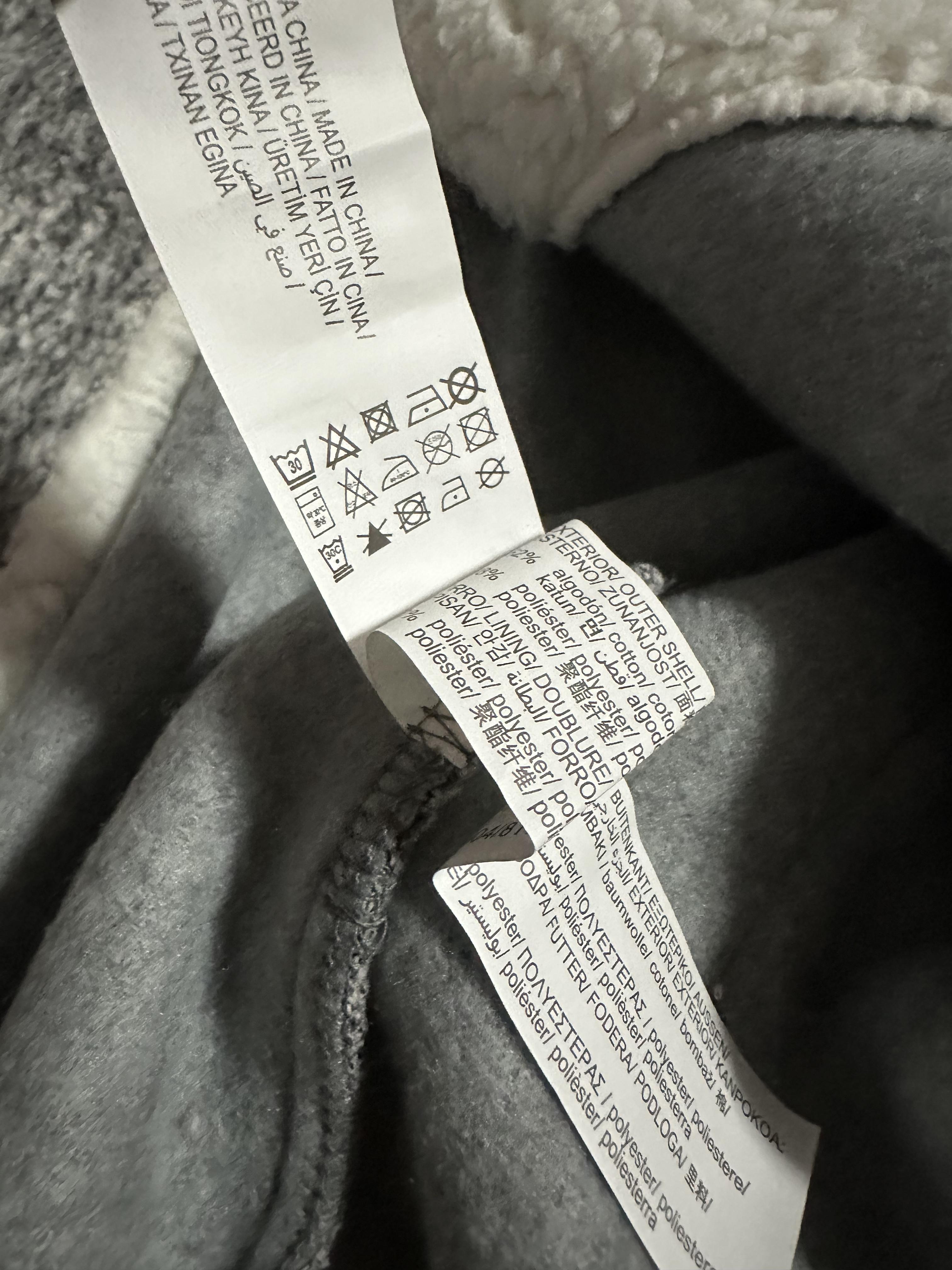 Pull&bear เสื้อโค้ท เสื้อกันหนาว เนื้อผ้าไหมพรม สีเทาอ่อน แบรนด์ Pull&bear เทาอ่อน