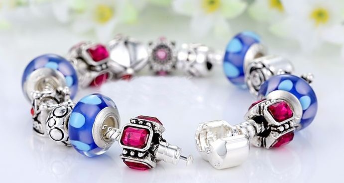สร้อยข้อมือ Diy สร้อยข้อมือ Charm สไตล์ Pandora ร้อย Glass Beads โทนสีฟ้า สลับ บีดเงิน รูปดอกกุหลาบ กับ มงกุฏ ติดพลอย ชมพู 63015