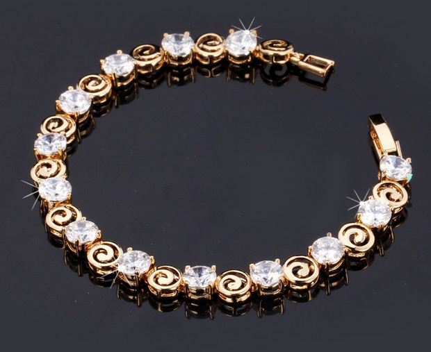สร้อยข้อมือทอง 18 K ฝังเพขร CZ AAA เม็ดเรียงตัวสวย ระยิบระยับ ทรงกลม สลับลายทอง มี สร้อยทอง และ Platinum ของขวัญวันเกิด ให้แฟน 593444
