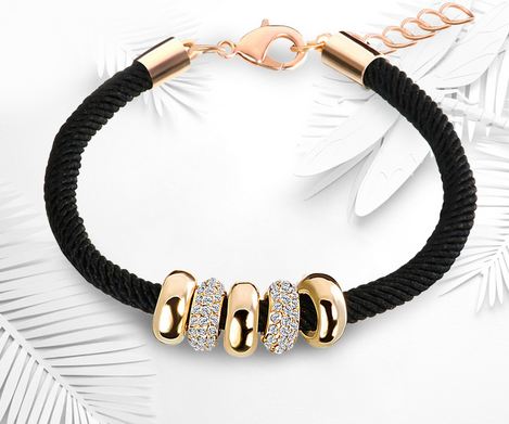 สร้อยข้อมือ สายเชือกเกลียว สีดำ ร้อยด้วย จี้กลม ทอง ฝังเพชร CZ สร้อยข้อมือแฟชั่น วัยรุ่น ไฮโซ แบบเท่ ผสมความหรูหรา อย่างลงตัว 698681