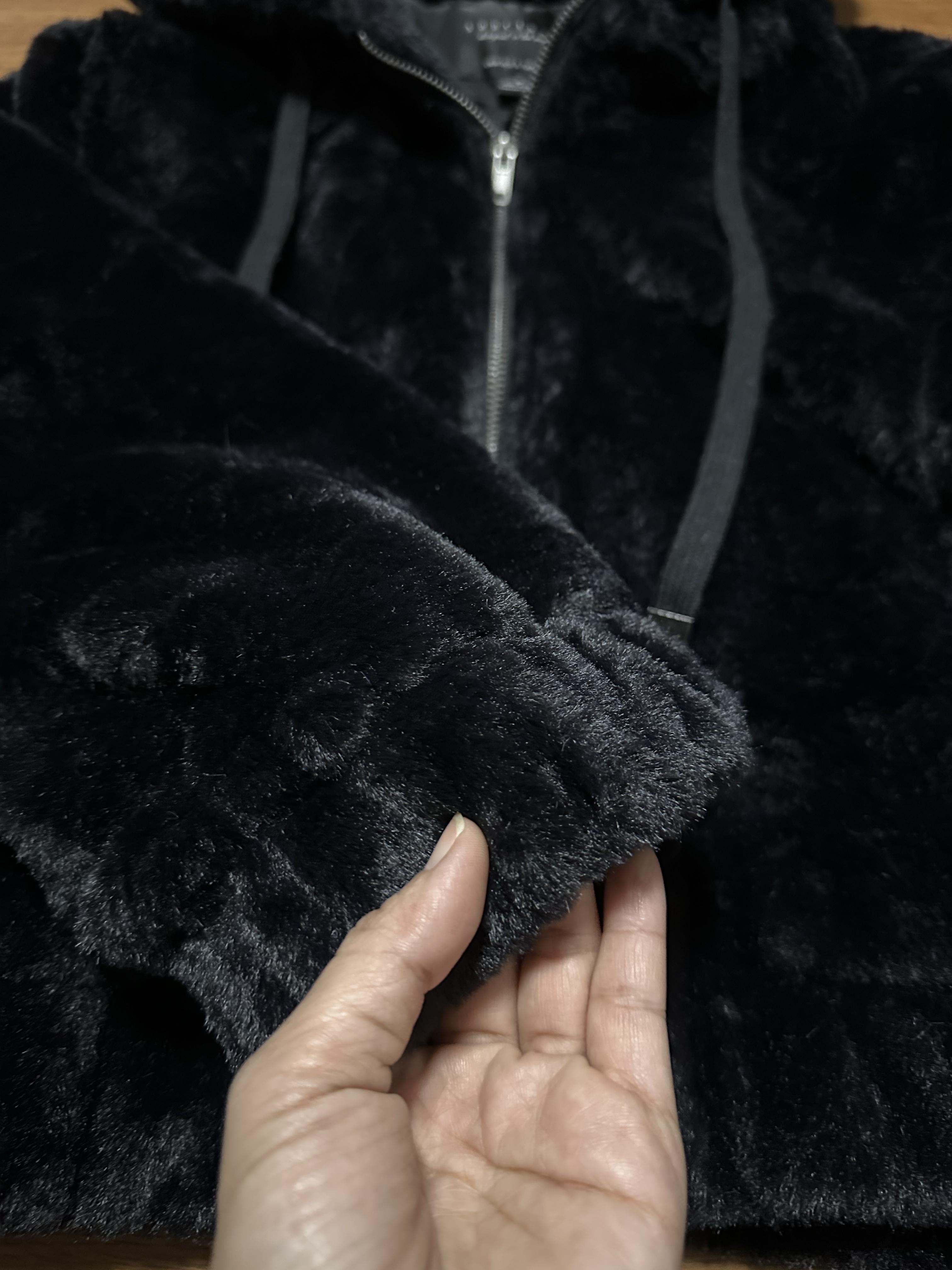 915 เสื้อเฟอร์กันหนาว หมวกฮู้ด เสื้อขน Fluffy hooded jacket แบรนด์ SANCTUARY ขาว