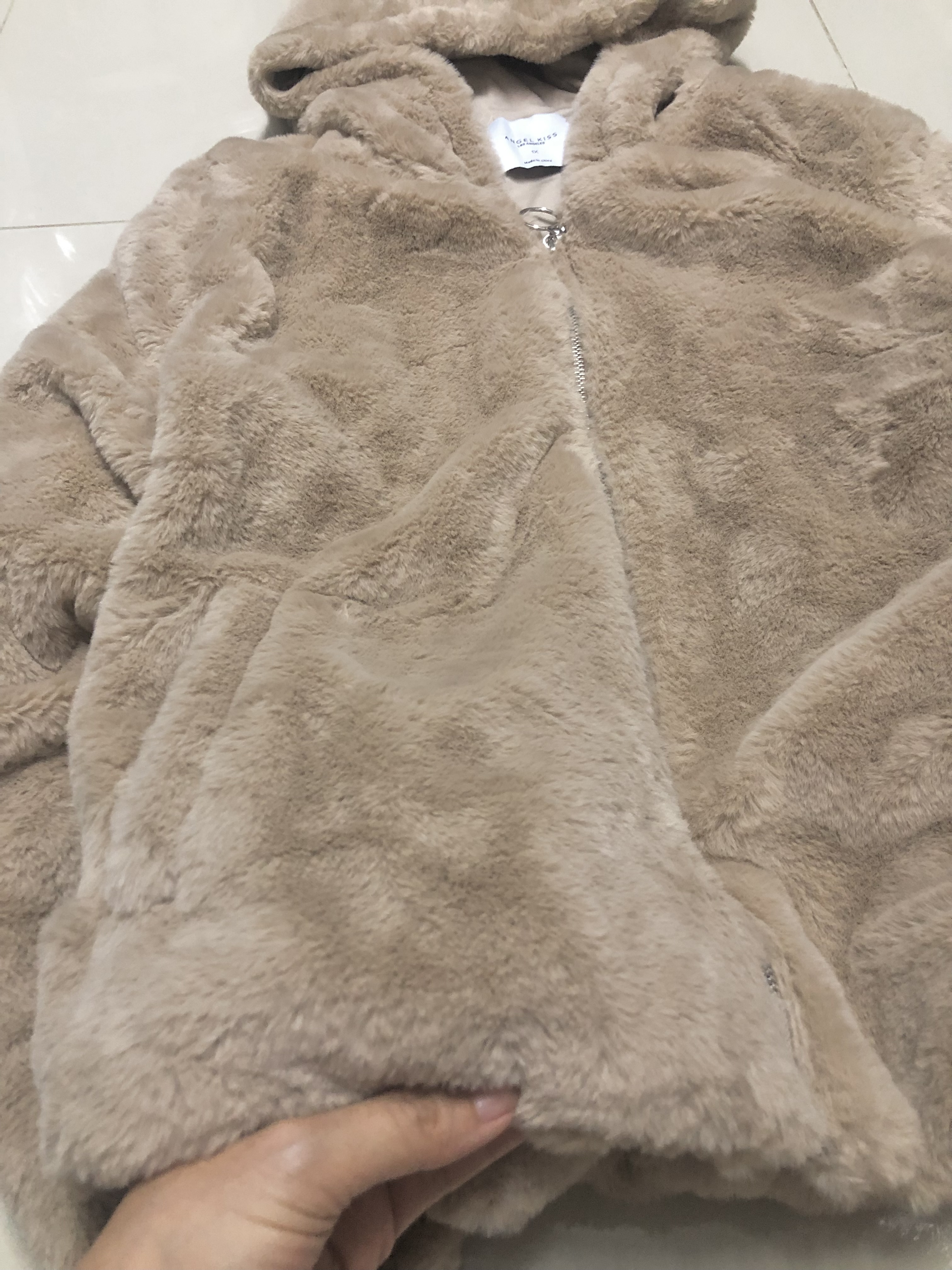 Angel kiss เสื้อเฟอร์กันหนาว หมวกฮู้ด เสื้อขน แบรนด์ ANGEL KISS (FLUFFY COAT) สำเนา น้ำตาลนู้ด