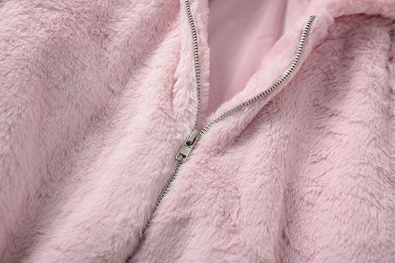 Page one เสื้อเฟอร์กันหนาว หมวกฮู้ด เสื้อขน Fluffy coat สีชมพูอ่อน แบรนด์ love tree ชมพู