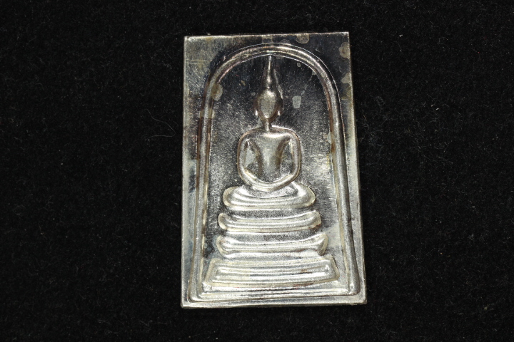 หลวงพ่อพรหม100ปีเนื้อเงิน