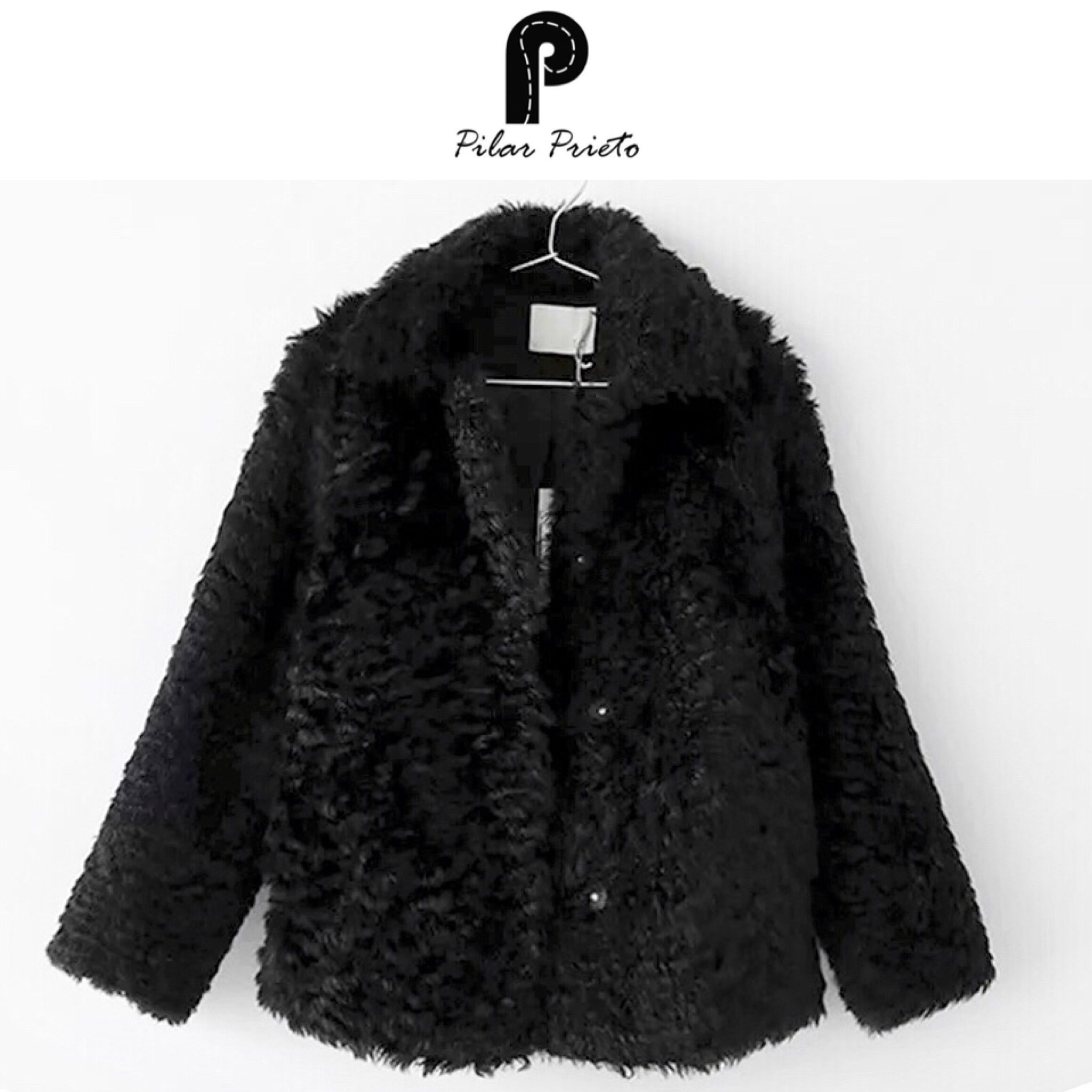 เสื้อกันหนาว แต่งขน เสื้อคลุม เฟอร์ สีดำ Brandname สเปน สุดหรู PILAR PRIETO กันหนาวขนเฟอร์สีดำ แต่งขนนุ่ม สวยหรูมากคะ ดำ