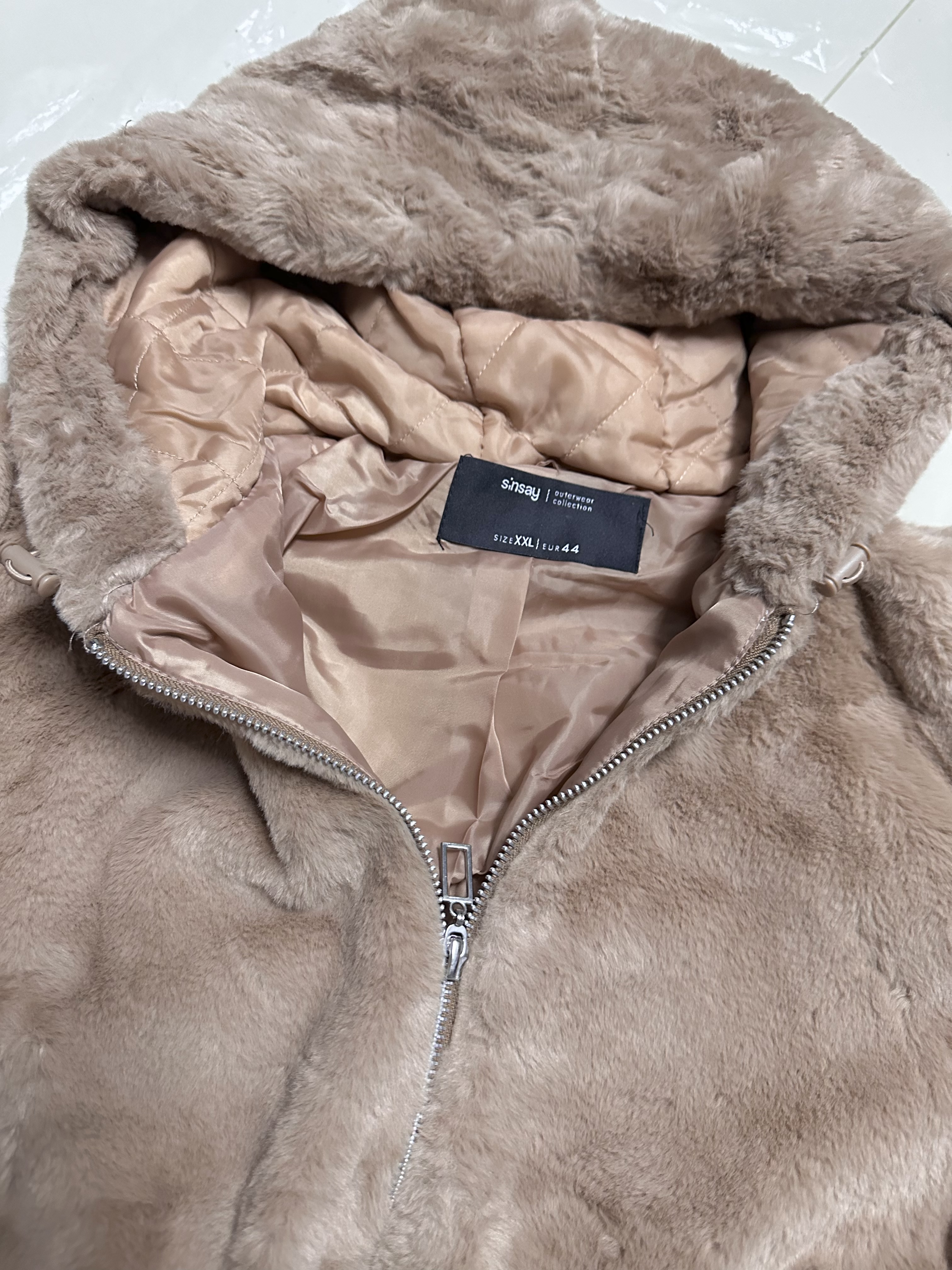 Sinsay เสื้อเฟอร์กันหนาว หมวกฮู้ด เสื้อขน Fluffy coat แบรนด์ SINSAY น้ำตาล