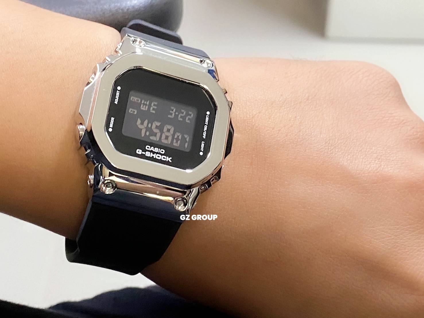 CASIO MID YEAR SALE G-SHOCK พร้อมส่ง นาฬิกาข้อมือ นาฬิกากันน้ำ นาฬิกาของแท้ ประกันศูนย์ CMG 1 ปี รุ่น GM-S5600-1D นาฬิกาสีเงิน