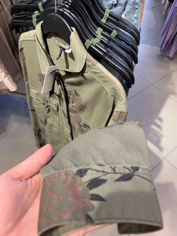 H&m เสื้อทหาร เสื้อเขียวทหาร ลายดอก เสื้อนอกแนวทหาร H&M (ตัดป้าย) แพทเทินสวย เท่ห์มาก คะ Size M สำเนา สำเนา เขียว