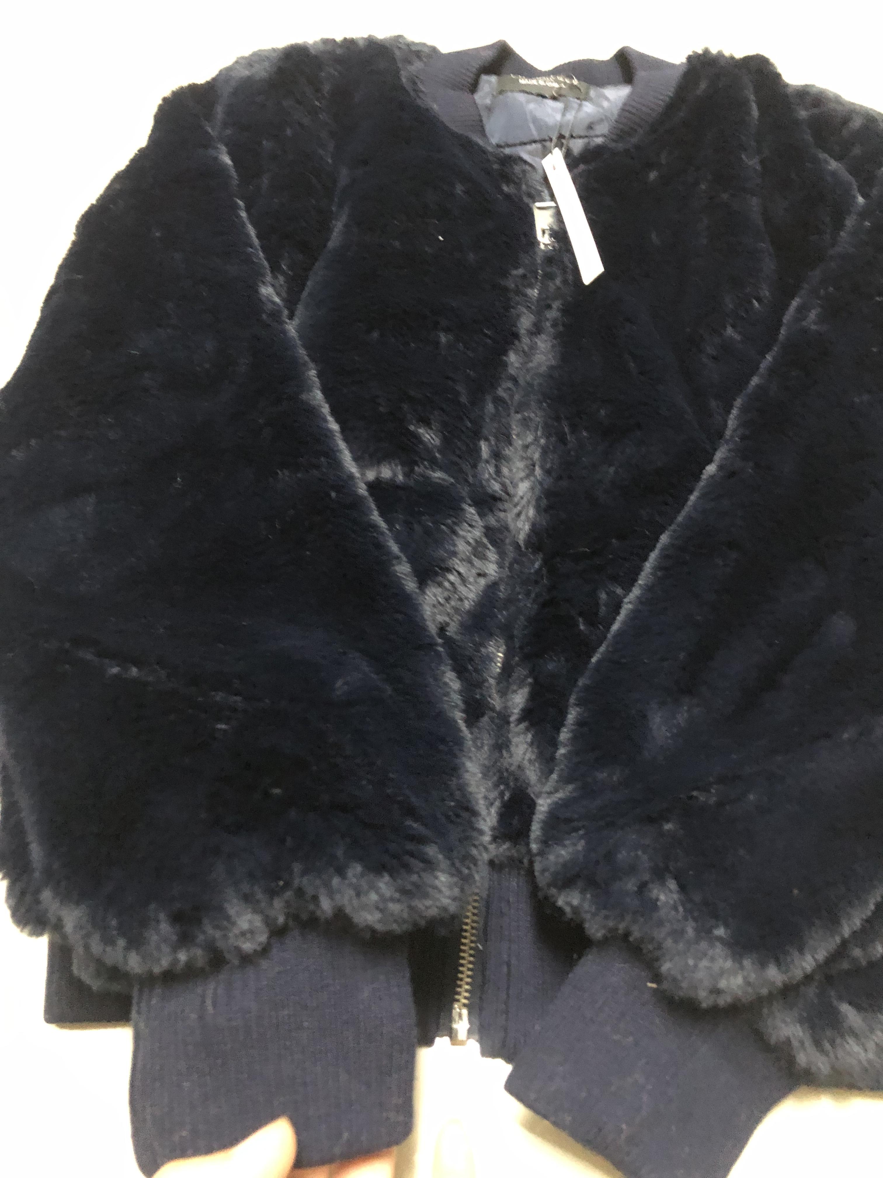 เสื้อเฟอร์กันหนาว หมวกฮู้ด เสื้อขน (FLUFFY COAT) แบรนด์ LOVE TREE